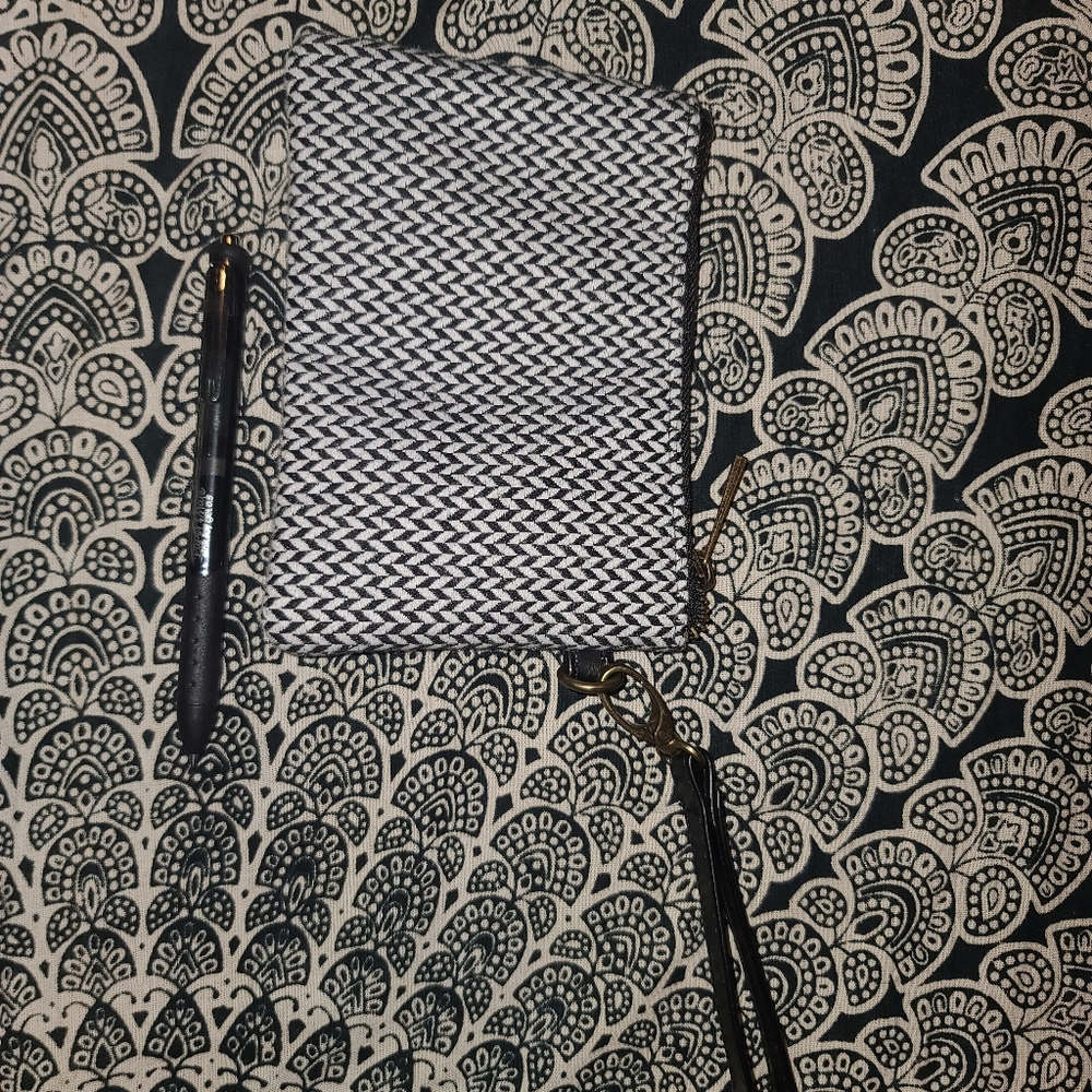 Funky monkey wristlet - Picture 2 of 2